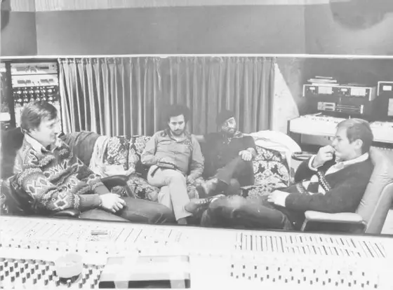 Ezio de Rosa con Lucio Dalla, Ron e Vince Tempera in studio